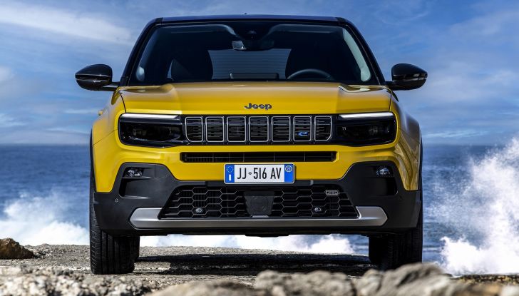 Jeep Avenger: disponibile in Italia con il motore 1.2 Turbo da 100 cavalli - Foto 4 di 15