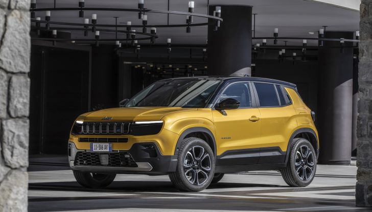 Jeep Avenger: disponibile in Italia con il motore 1.2 Turbo da 100 cavalli - Foto 7 di 15