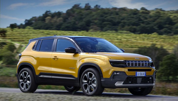 Jeep Avenger: disponibile in Italia con il motore 1.2 Turbo da 100 cavalli - Foto 9 di 15