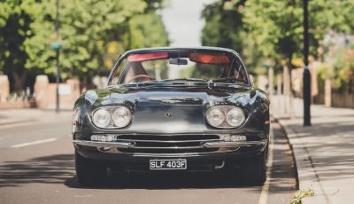 Lamborghini rende omaggio ai Beatles con la 400 GT 2+2 di “Love Me Do”