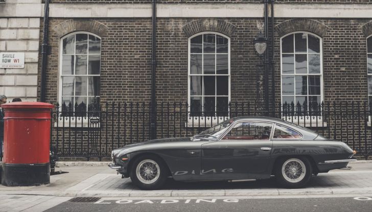 Lamborghini rende omaggio ai Beatles con la 400 GT 2+2 di “Love Me Do” - Foto 5 di 10