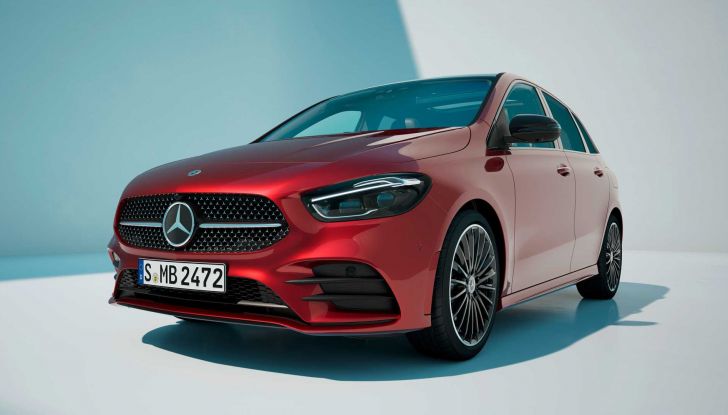 Mercedes Classe B 2023: più ibrida e sportiva con il restyling di metà carriera - Foto 2 di 9