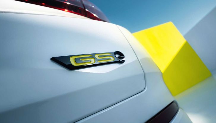 Opel Grandland GSe: il SUV ibrido plug-in si “incattivisce” - Foto 6 di 7
