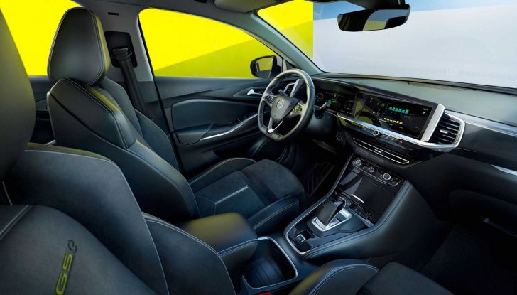 Opel Grandland GSe: il SUV ibrido plug-in si “incattivisce” - Foto 7 di 7