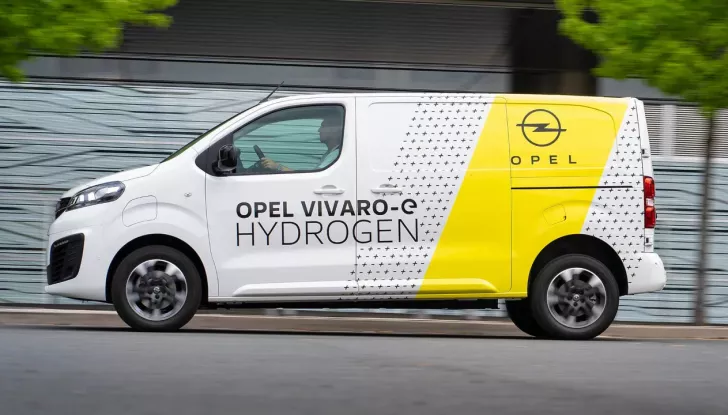 Opel Vivaro-e Hydrogen: il furgone Fuel Cell arriva a 400 km di autonomia - Foto 15 di 22