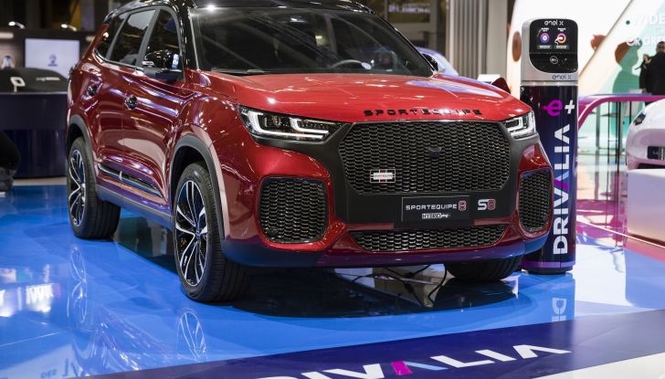 Sportequipe 8: sette posti con l’ibrido plug-in… oppure a GPL - Foto 2 di 12