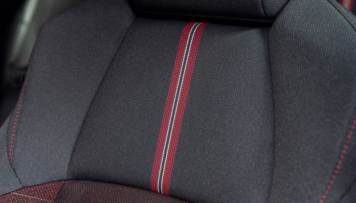 Toyota Corolla Hybrid: la gamma si amplia con la SE Infrared Edition - Foto 14 di 15