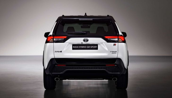 Toyota RAV4: a fine anno arriva l’allestimento GR Sport - Foto 5 di 11