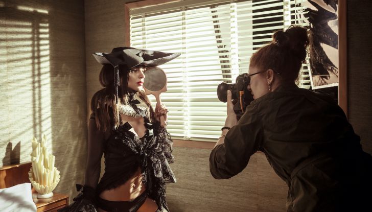 Calendario Pirelli 2023: 28 scatti e 14 modelle - Foto 12 di 39