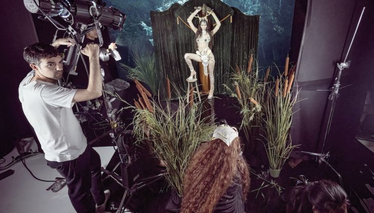 Calendario Pirelli 2023: 28 scatti e 14 modelle - Foto 8 di 39