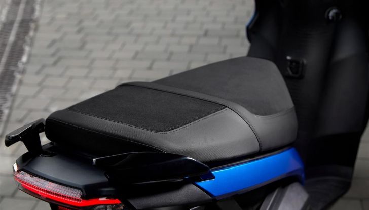 Nuovo Seat MÓ 125 Performance: più potente, più dinamico e accattivante per la guida urbana - Foto 6 di 10