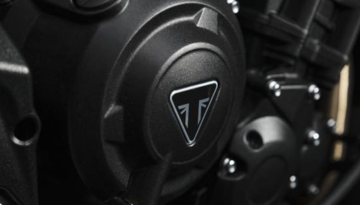 Nuove Triumph Street Triple 765: l’esperienza in pista portata su strada - Foto 15 di 16