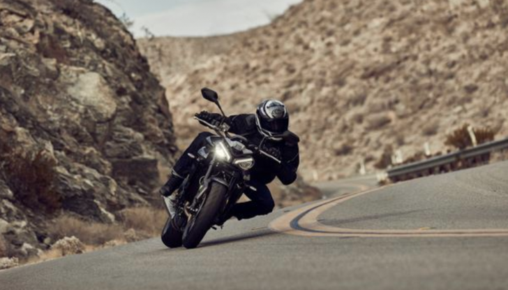 Nuove Triumph Street Triple 765: l’esperienza in pista portata su strada - Foto 3 di 16