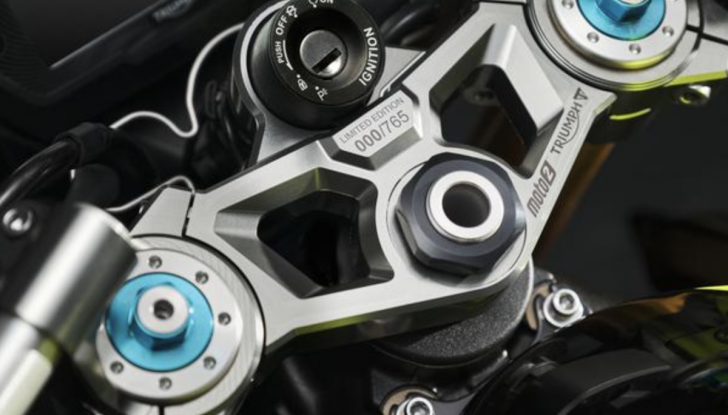 Nuove Triumph Street Triple 765: l’esperienza in pista portata su strada - Foto 7 di 16