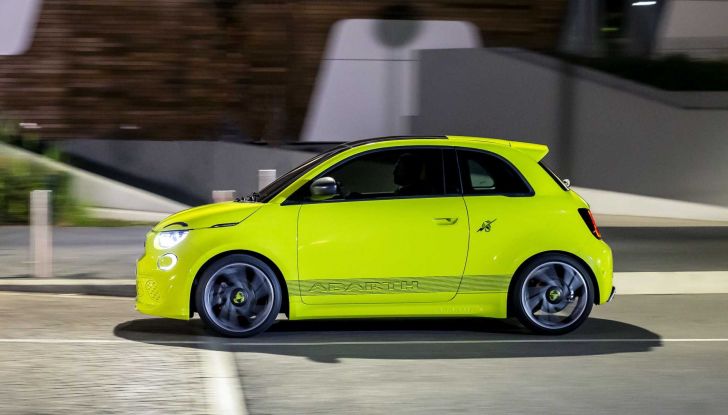 Abarth 500e: il Cinquino si elettrifica ma continua ad emozionare! - Foto 11 di 15