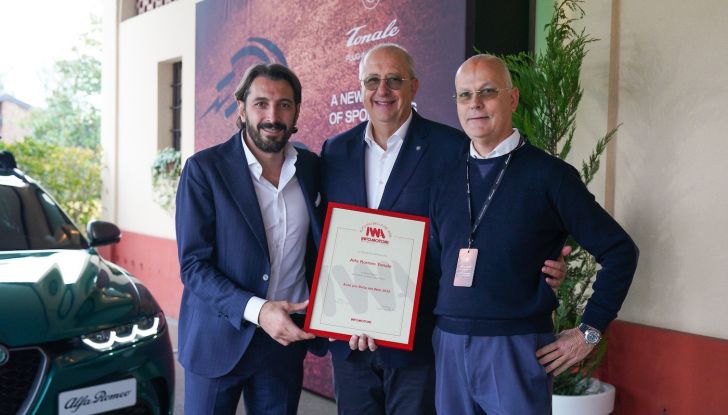 Alfa Romeo Tonale riceve il premio auto Più Bella del Web 2022 - Foto 1 di 15
