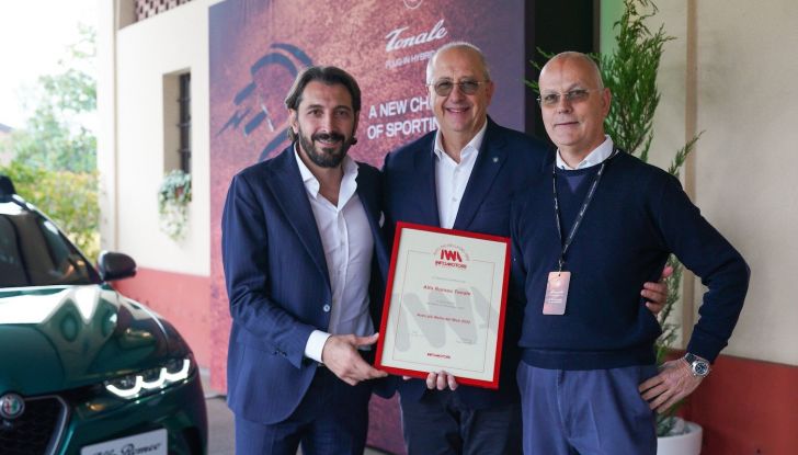 Alfa Romeo Tonale riceve il premio auto Più Bella del Web 2022 - Foto 5 di 15