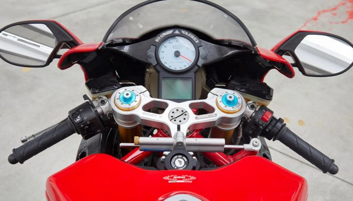 Meglio una Ducati SBK o una McLaren F1 come regalo di Natale? - Foto 16 di 51