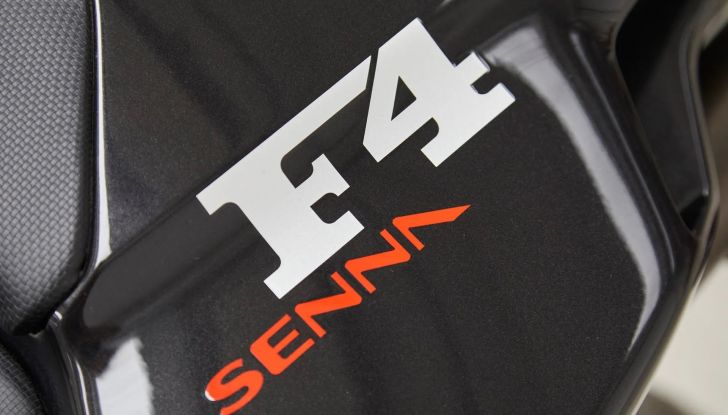 Meglio una Ducati SBK o una McLaren F1 come regalo di Natale? - Foto 20 di 51