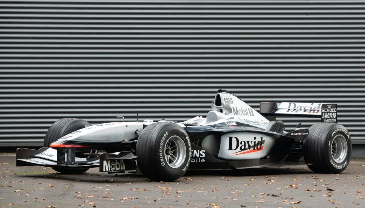 Meglio una Ducati SBK o una McLaren F1 come regalo di Natale? - Foto 26 di 51