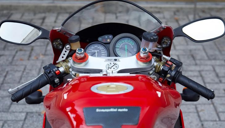 Meglio una Ducati SBK o una McLaren F1 come regalo di Natale? - Foto 4 di 51
