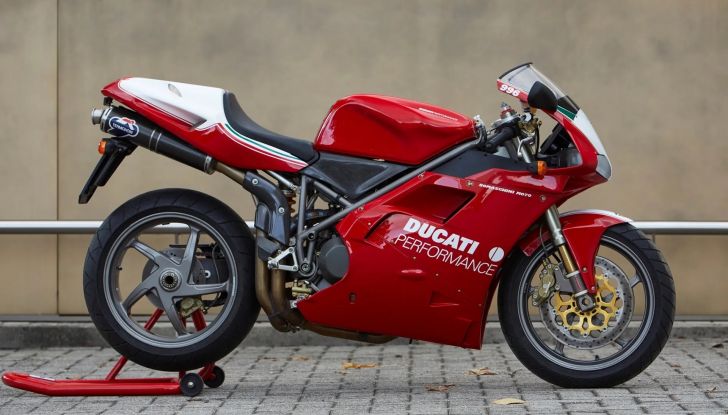 Meglio una Ducati SBK o una McLaren F1 come regalo di Natale? - Foto 6 di 51