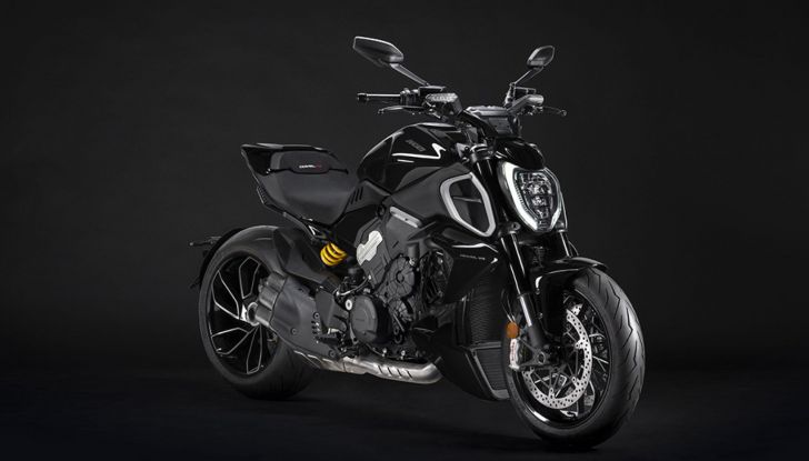 Diavel V4, lo stile Ducati vince nel mondo - Foto 10 di 16