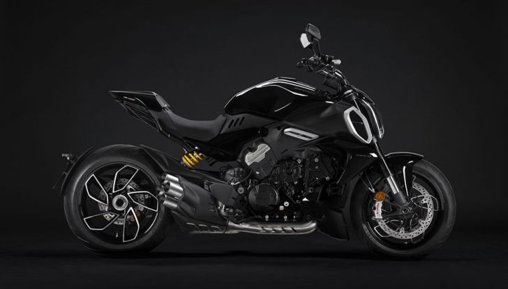 Diavel V4, lo stile Ducati vince nel mondo - Foto 11 di 16