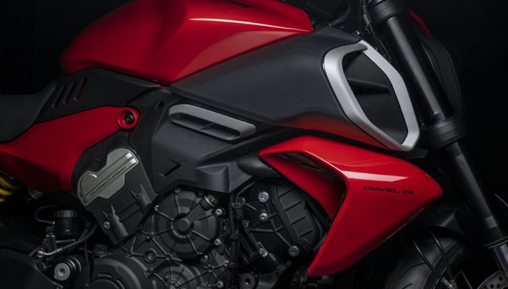Diavel V4, lo stile Ducati vince nel mondo - Foto 12 di 16