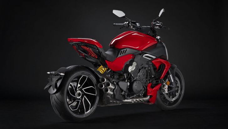 Diavel V4, lo stile Ducati vince nel mondo - Foto 9 di 16