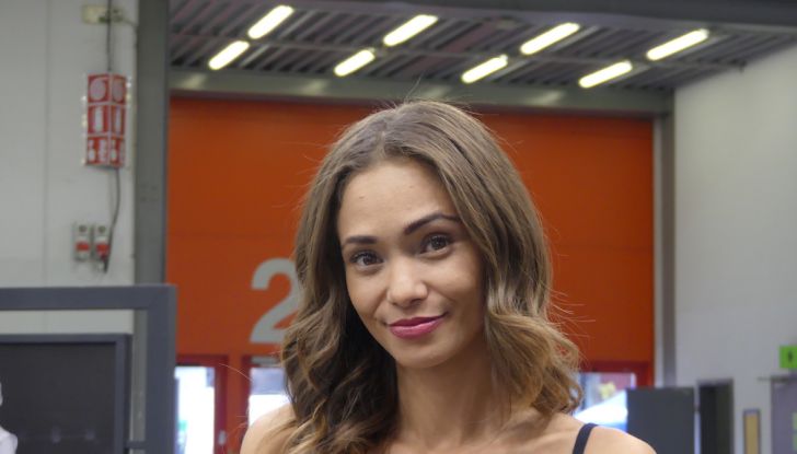 Le donne più affascinanti agli stand di EICMA 2022 - Foto 12 di 20