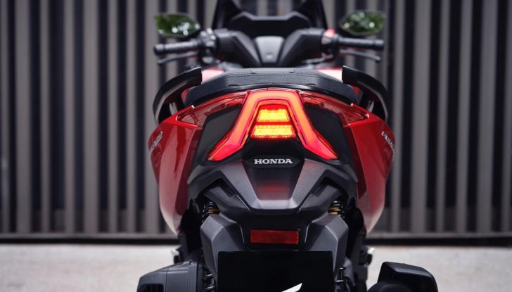 Eicma 2022: Honda Forza 125 e 350, il MY2023 è tutto nuovo - Foto 11 di 13