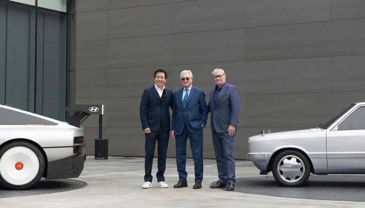 Giugiaro all’opera sulla Hyundai Pony Coupé Concept, progetto mai concluso del 1974 - Foto 4 di 4