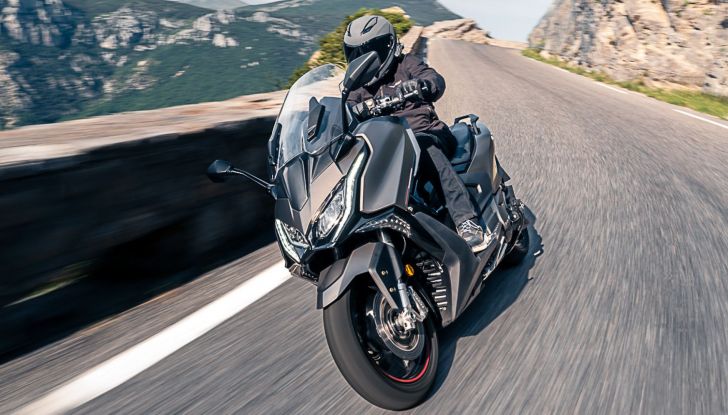 Kymco AK 550 Premium, ideale per i lunghi viaggi - Foto 7 di 11