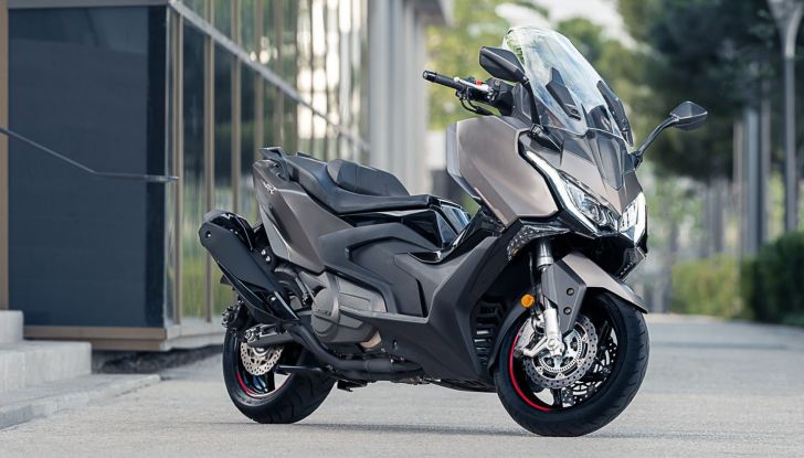 Kymco AK 550 Premium, ideale per i lunghi viaggi - Foto 8 di 11