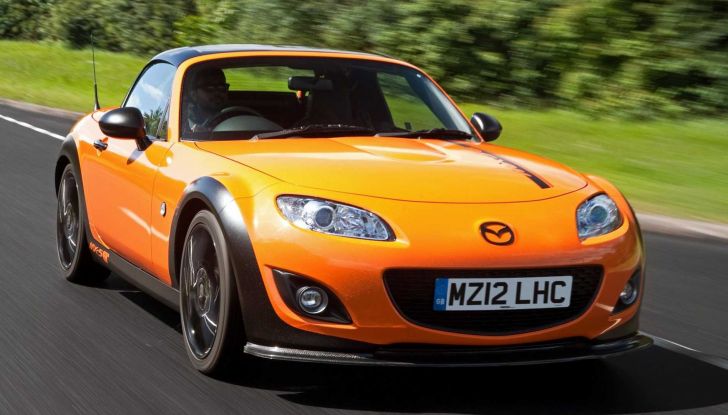 Mazda MX-5 2023: da sportiva di razza a speedster, il mito continua - Foto 2 di 8