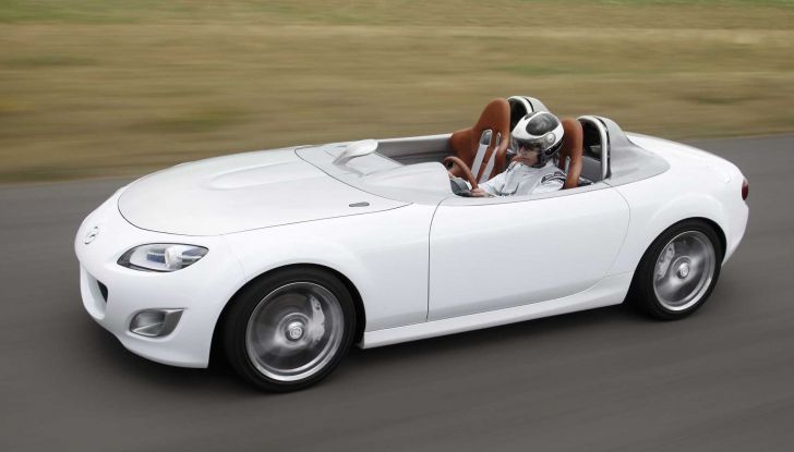 Mazda MX-5 2023: da sportiva di razza a speedster, il mito continua - Foto 5 di 8