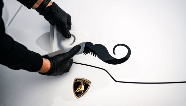 Movember: la salute maschile sfreccia al volante… di una Lamborghini! - Foto 11 di 11