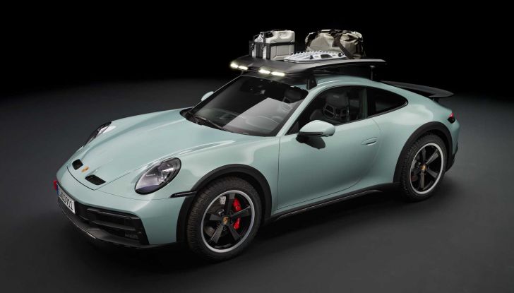 Porsche 911 Dakar: la versione da off-road pronta per le corse nel deserto - Foto 13 di 17