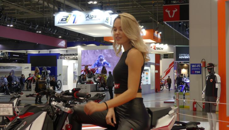 Le più belle ragazze di EICMA 2022 - Foto 22 di 28