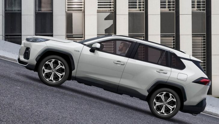 Suzuki Across: tutte le novità del MY2023 plug-in hybrid - Foto 6 di 10