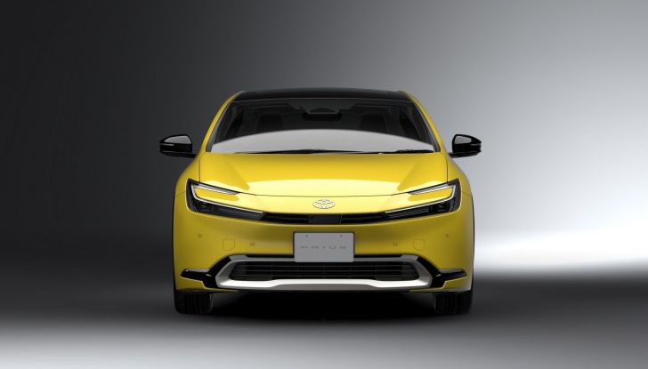 Toyota Prius 2023: più affilata e potente, ma sempre ibrida - Foto 3 di 10