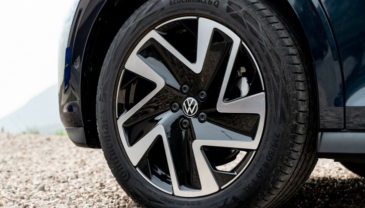 Volkswagen ID. Buzz: la versione a passo lungo debutterà il 2 giugno - Foto 19 di 25