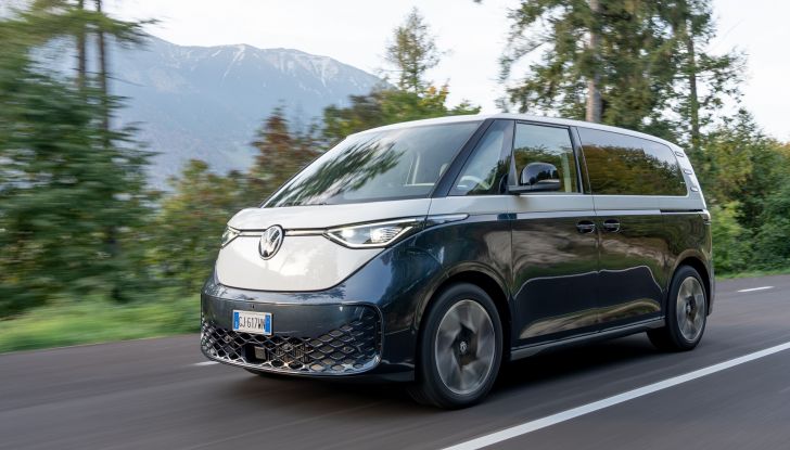 Volkswagen ID. Buzz: la versione a passo lungo debutterà il 2 giugno - Foto 8 di 25