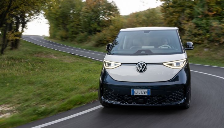 Volkswagen ID. Buzz: la versione a passo lungo debutterà il 2 giugno - Foto 12 di 25