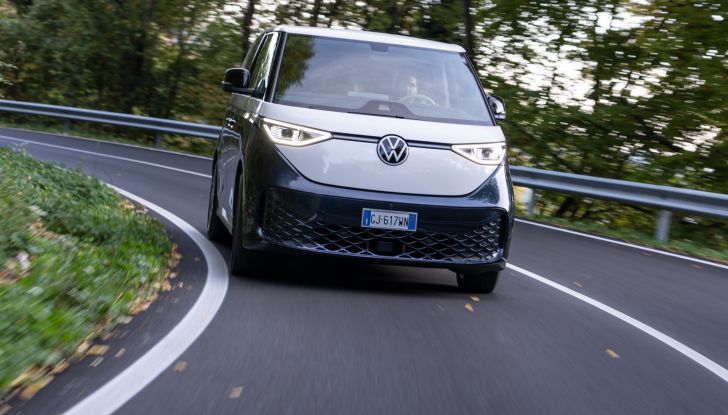 Volkswagen ID. Buzz: la versione a passo lungo debutterà il 2 giugno - Foto 13 di 25
