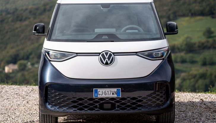 Volkswagen ID. Buzz: la versione a passo lungo debutterà il 2 giugno - Foto 15 di 25
