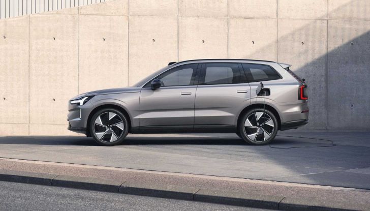 Volvo EX30: nel 2023 arriva un nuovo SUV elettrico compatto - Foto 5 di 15