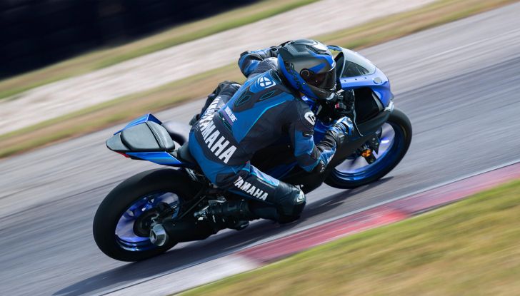 Yamaha R125 MY2023: la R1 in miniatura si aggiorna - Foto 10 di 24