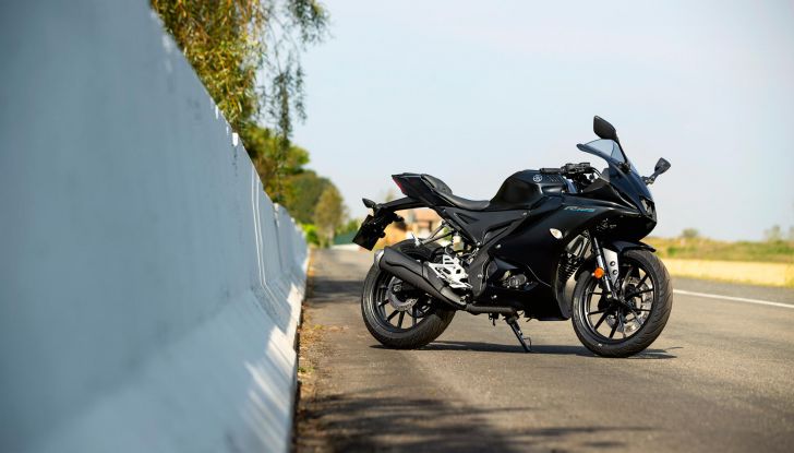 Yamaha R125 MY2023: la R1 in miniatura si aggiorna - Foto 12 di 24
